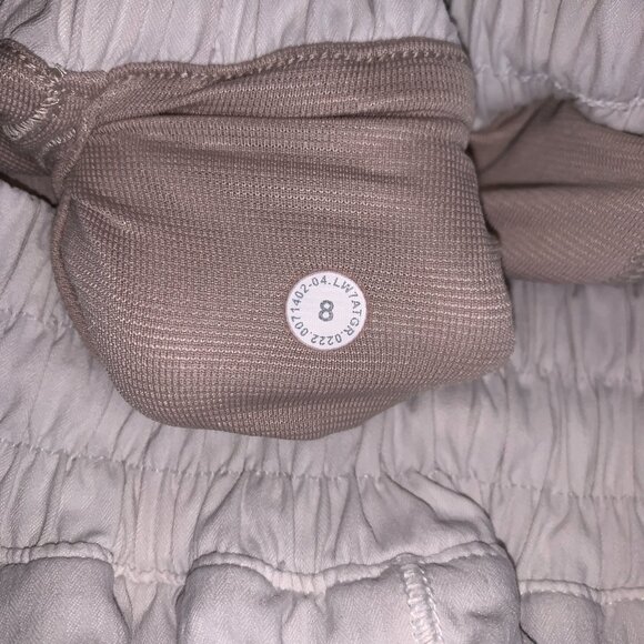 Womens Lululemon Hotty Hot Shorts 2" Inseam Sz. 8 - Picture 5 of 7